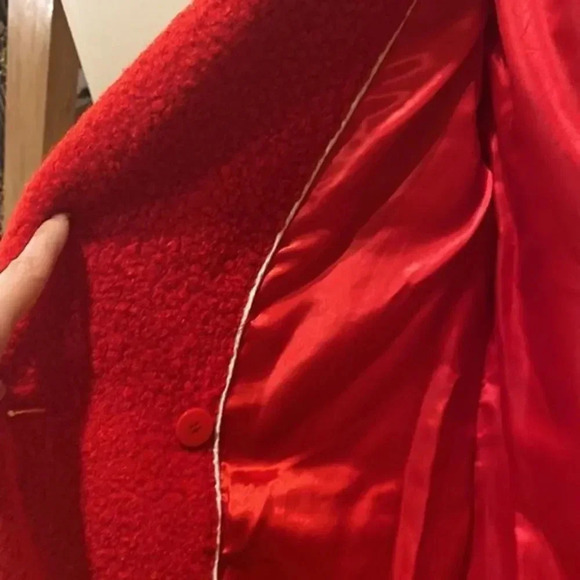 -
BCBGMAXAZRIA Boucle coat,gold tone button’s - Picture 13 of 15